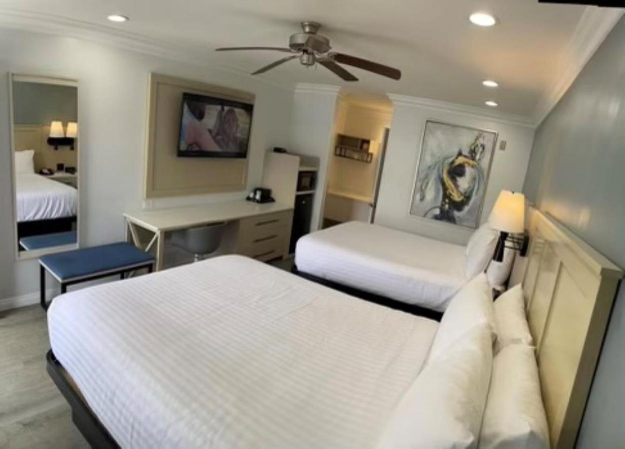 Ramada By Wyndham Redondo Beach Bagian luar foto