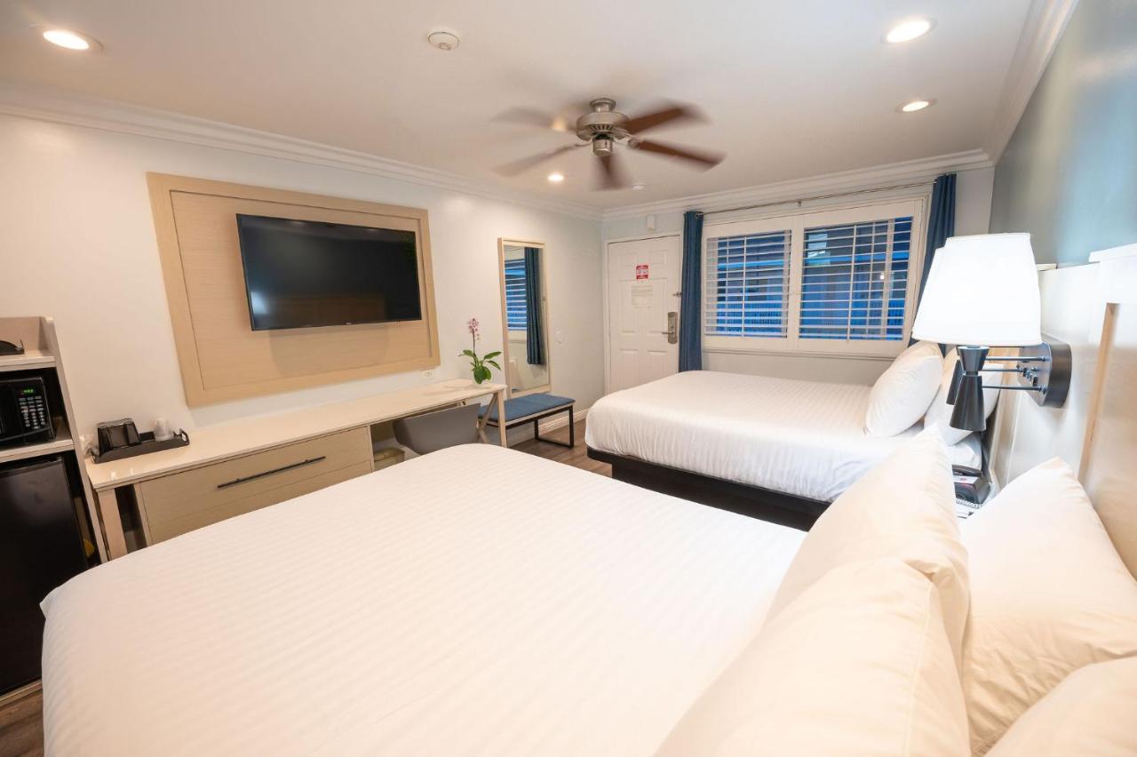 Ramada By Wyndham Redondo Beach Bagian luar foto