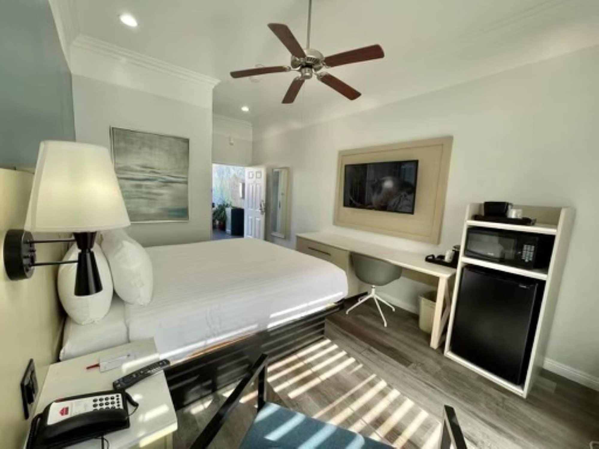 Ramada By Wyndham Redondo Beach Bagian luar foto