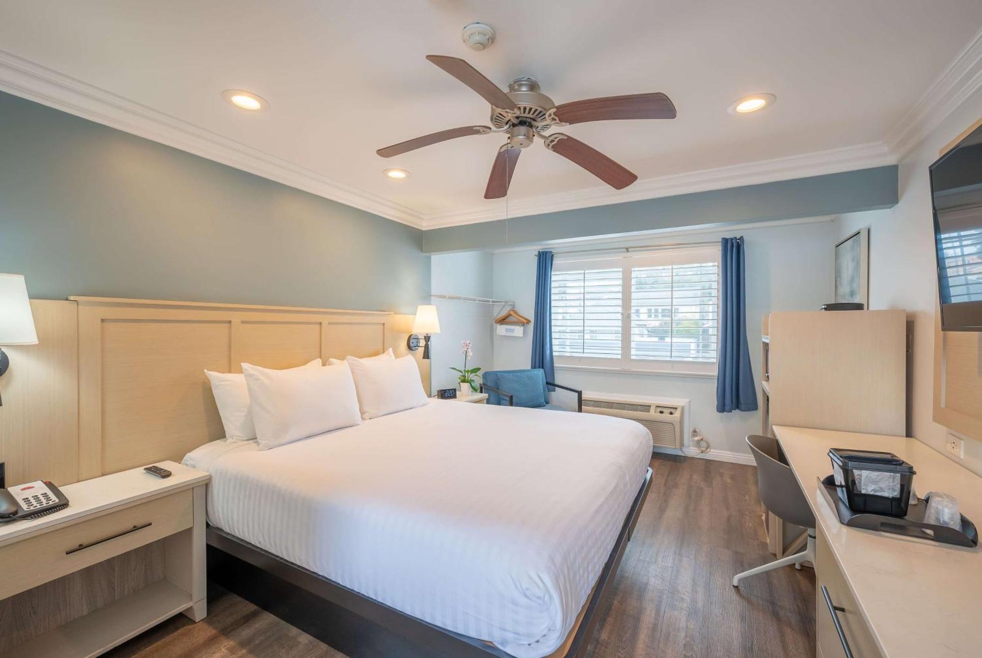 Ramada By Wyndham Redondo Beach Bagian luar foto